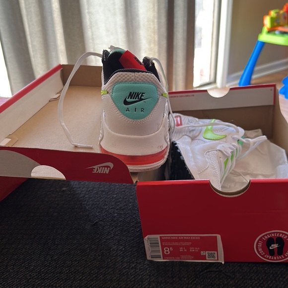 Wmns Nike Air Max Excee - Picture 2 of 2